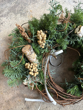 シンプルシックなクリスマスリース