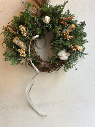 シンプルシックなクリスマスリース